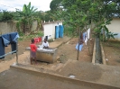 Hôpital d'Akonolinga, aire de lavage pour les patients